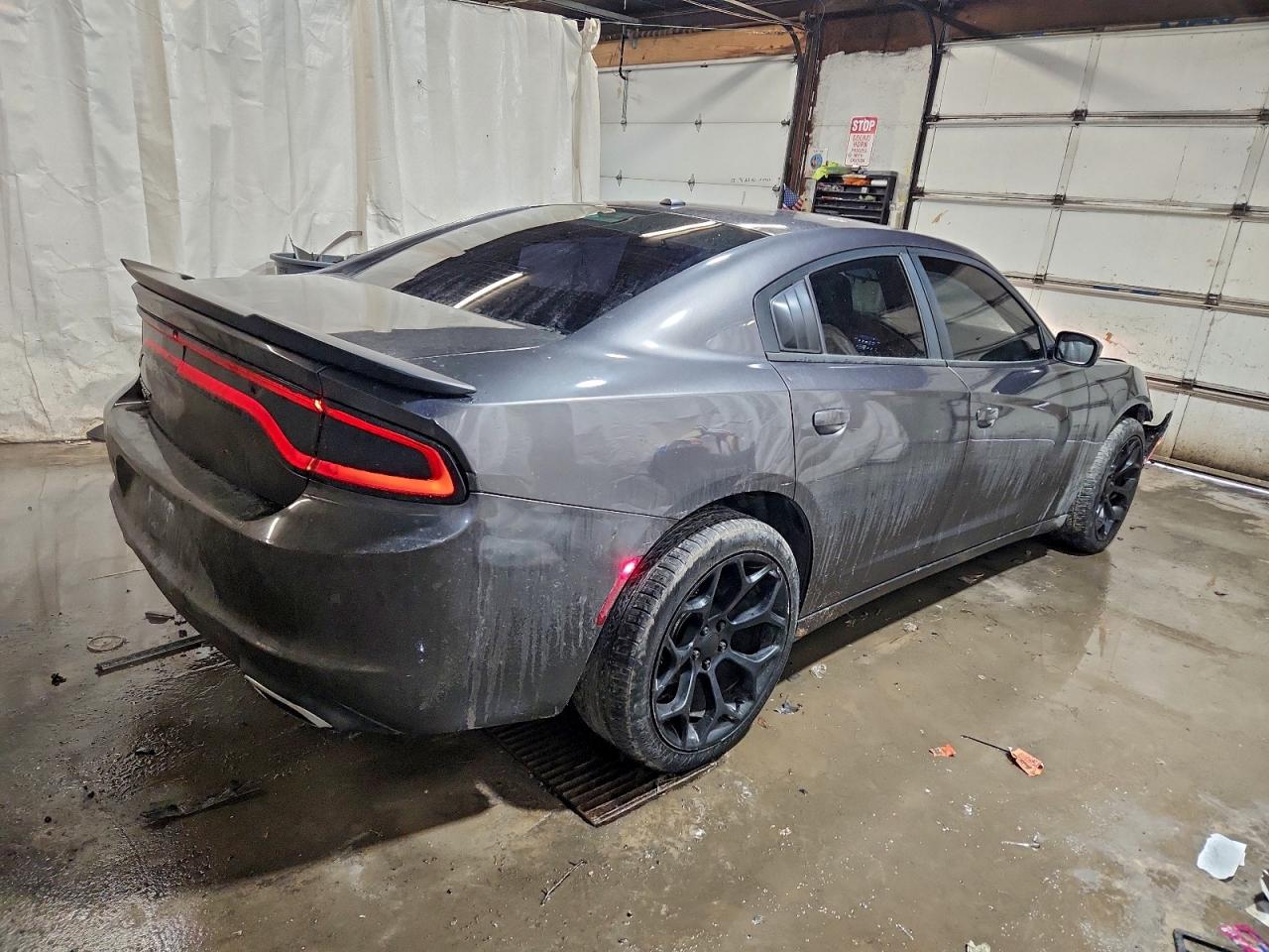 2016 DODGE CHARGER SE photo 3