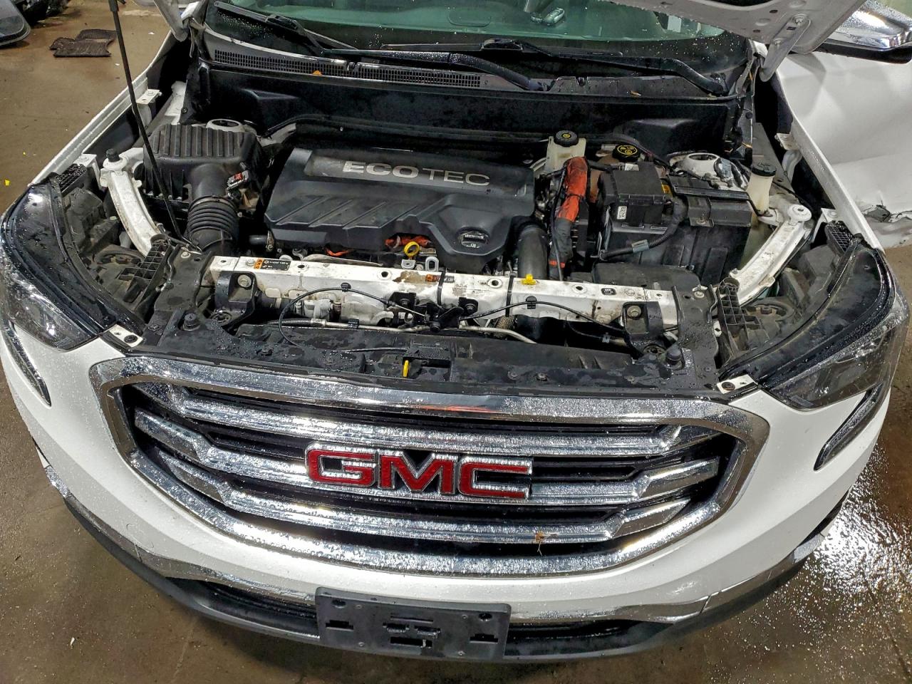 2018 GMC TERRAIN SLT photo 12