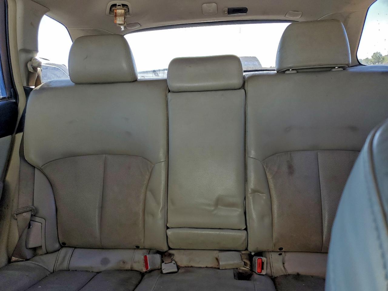 2011 SUBARU OUTBACK 3.6R LIMITED photo 10