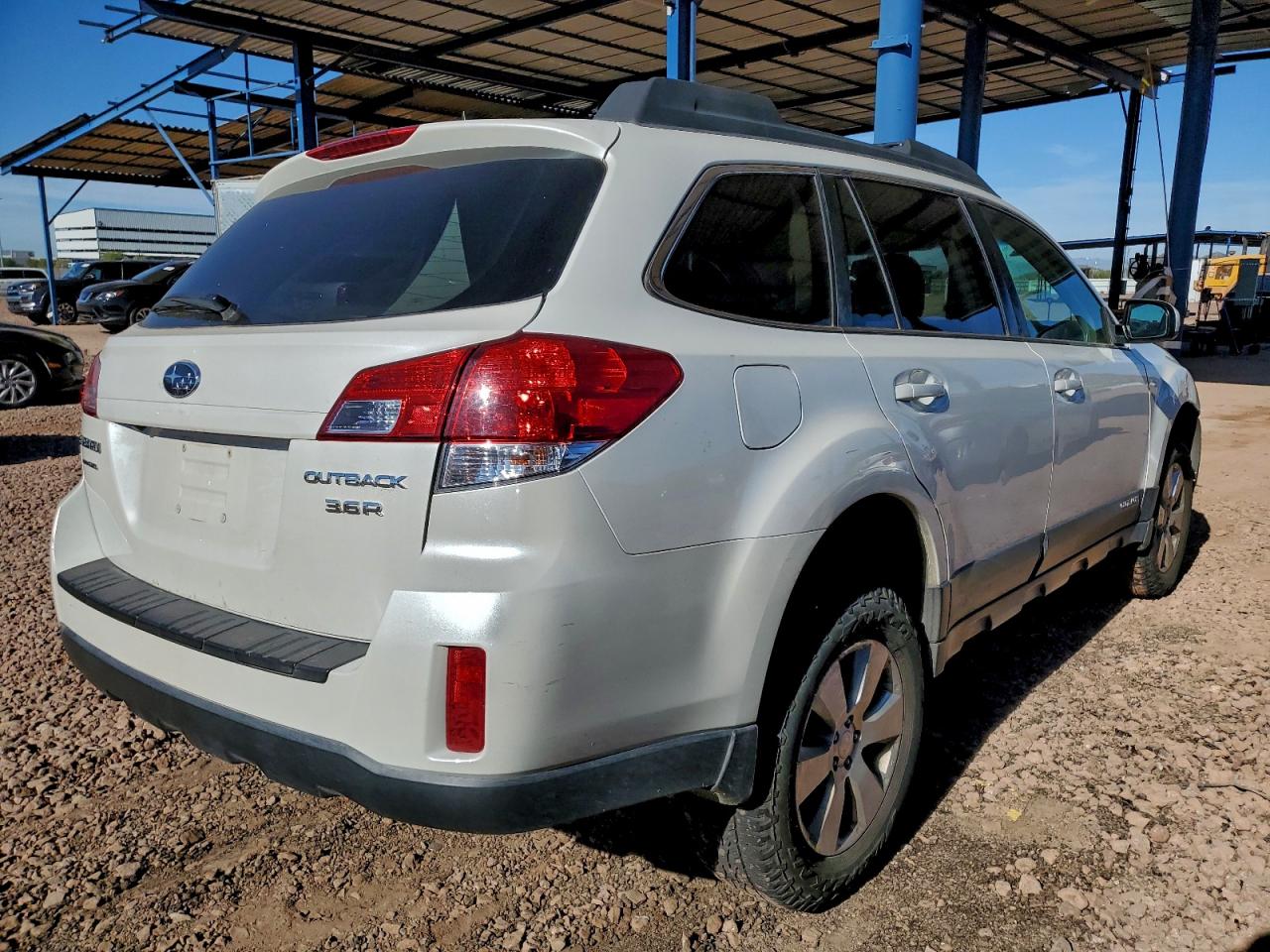 2011 SUBARU OUTBACK 3.6R LIMITED photo 3