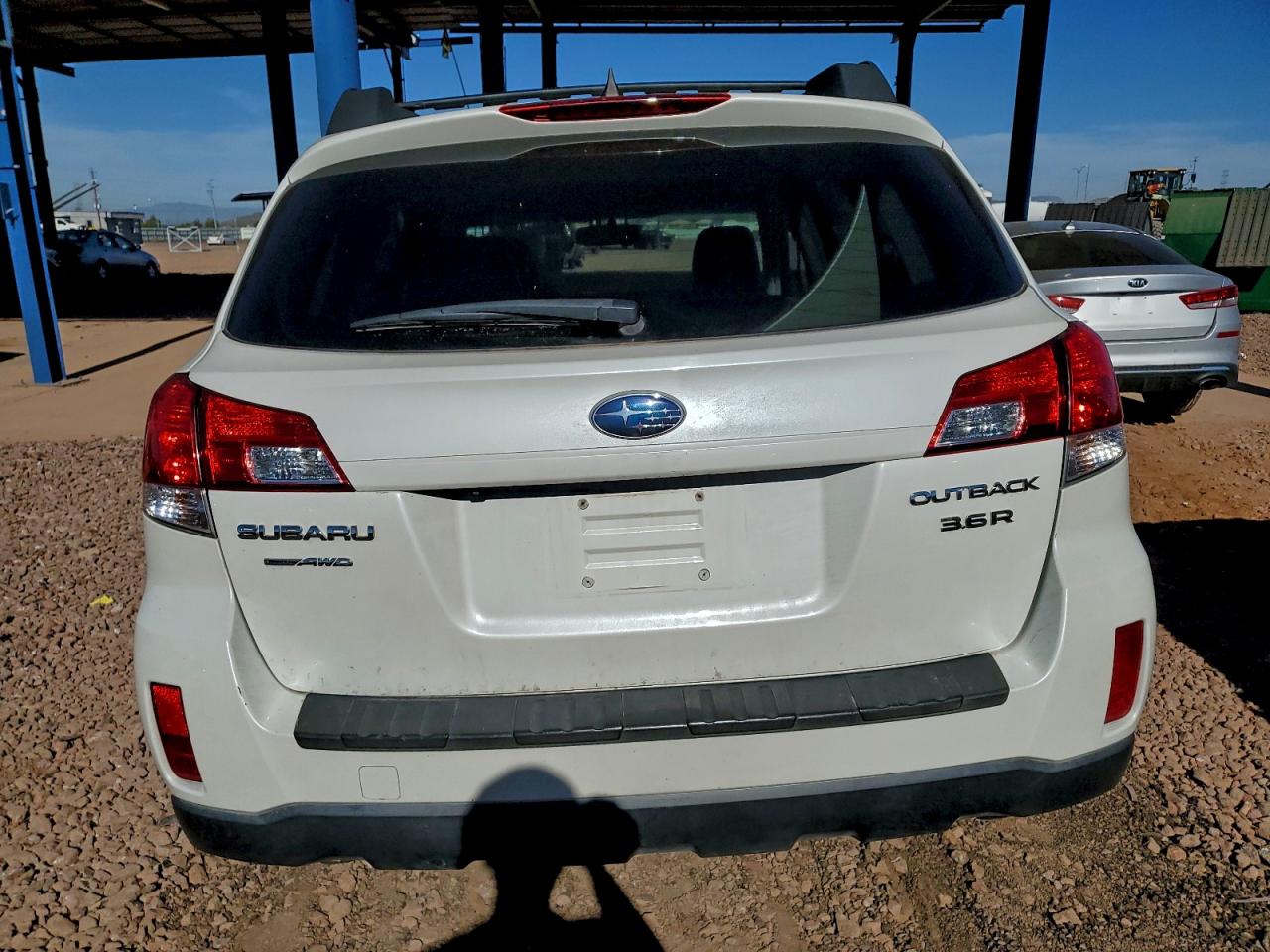 2011 SUBARU OUTBACK 3.6R LIMITED photo 6