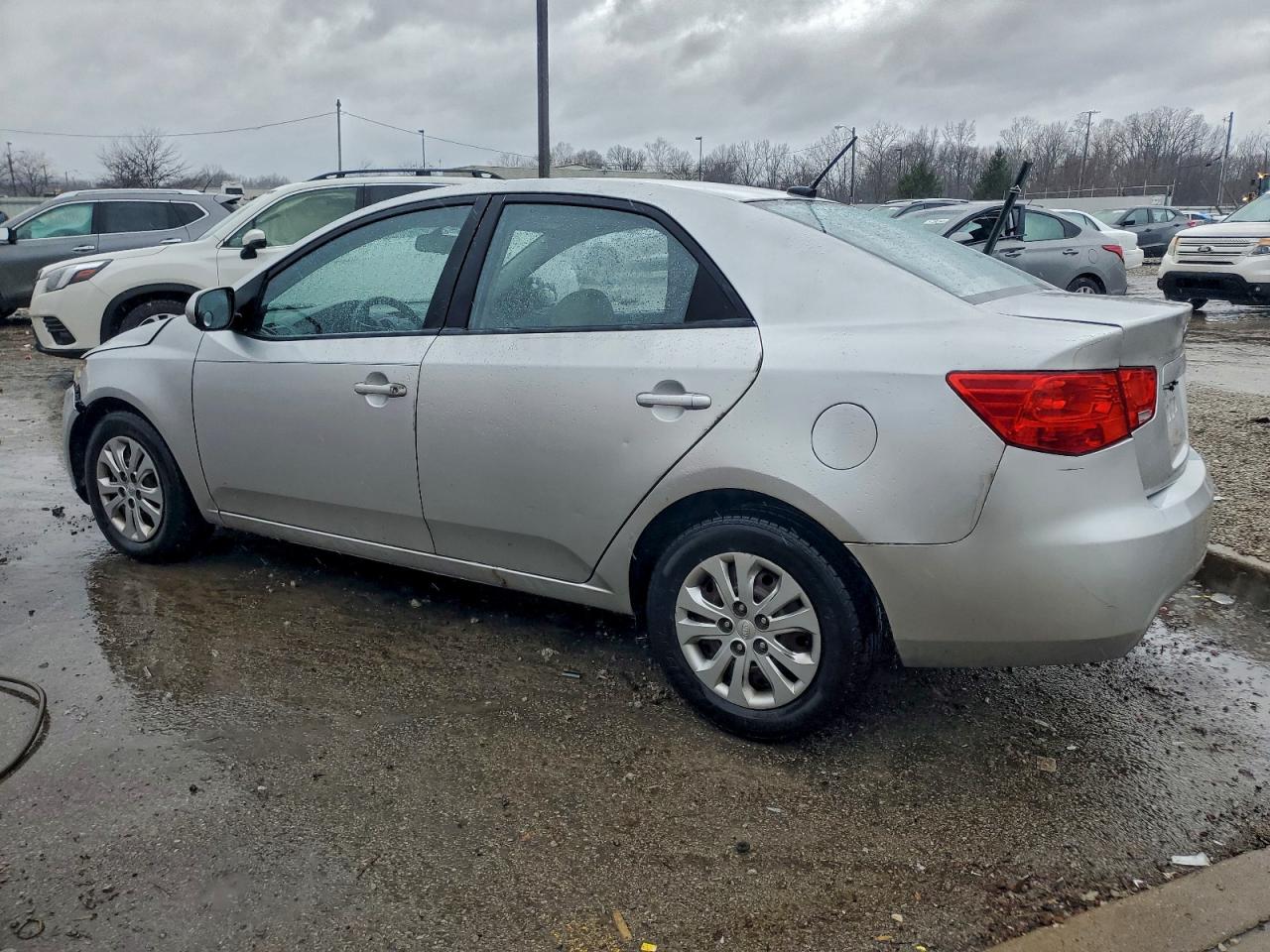 2010 KIA FORTE LX photo 2