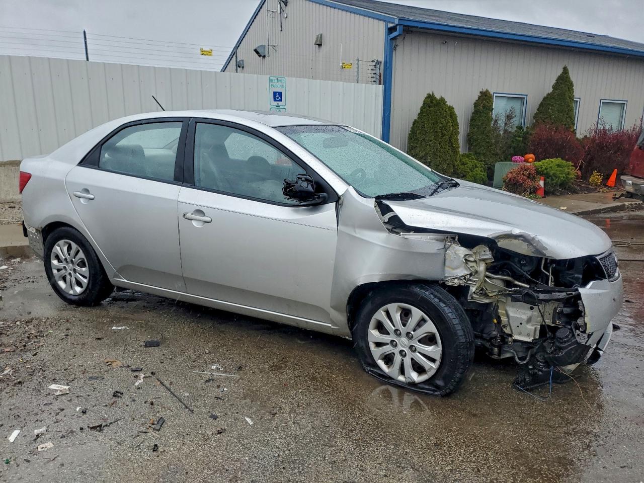 2010 KIA FORTE LX photo 4