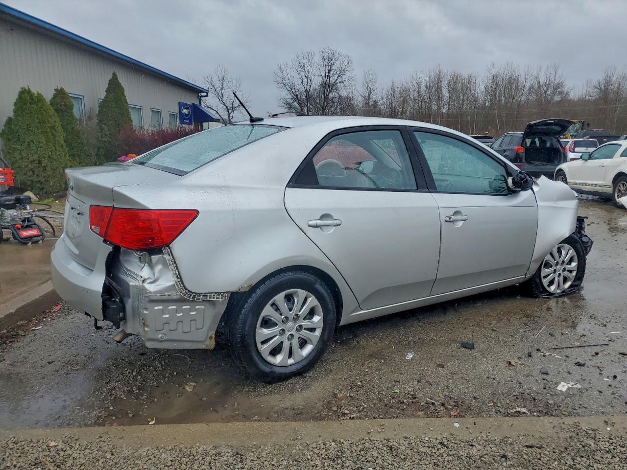 2010 KIA FORTE LX photo 3