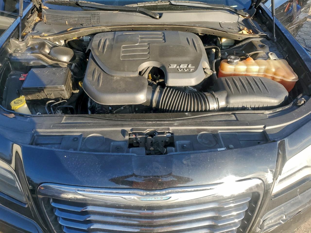 2014 CHRYSLER 300 S photo 11