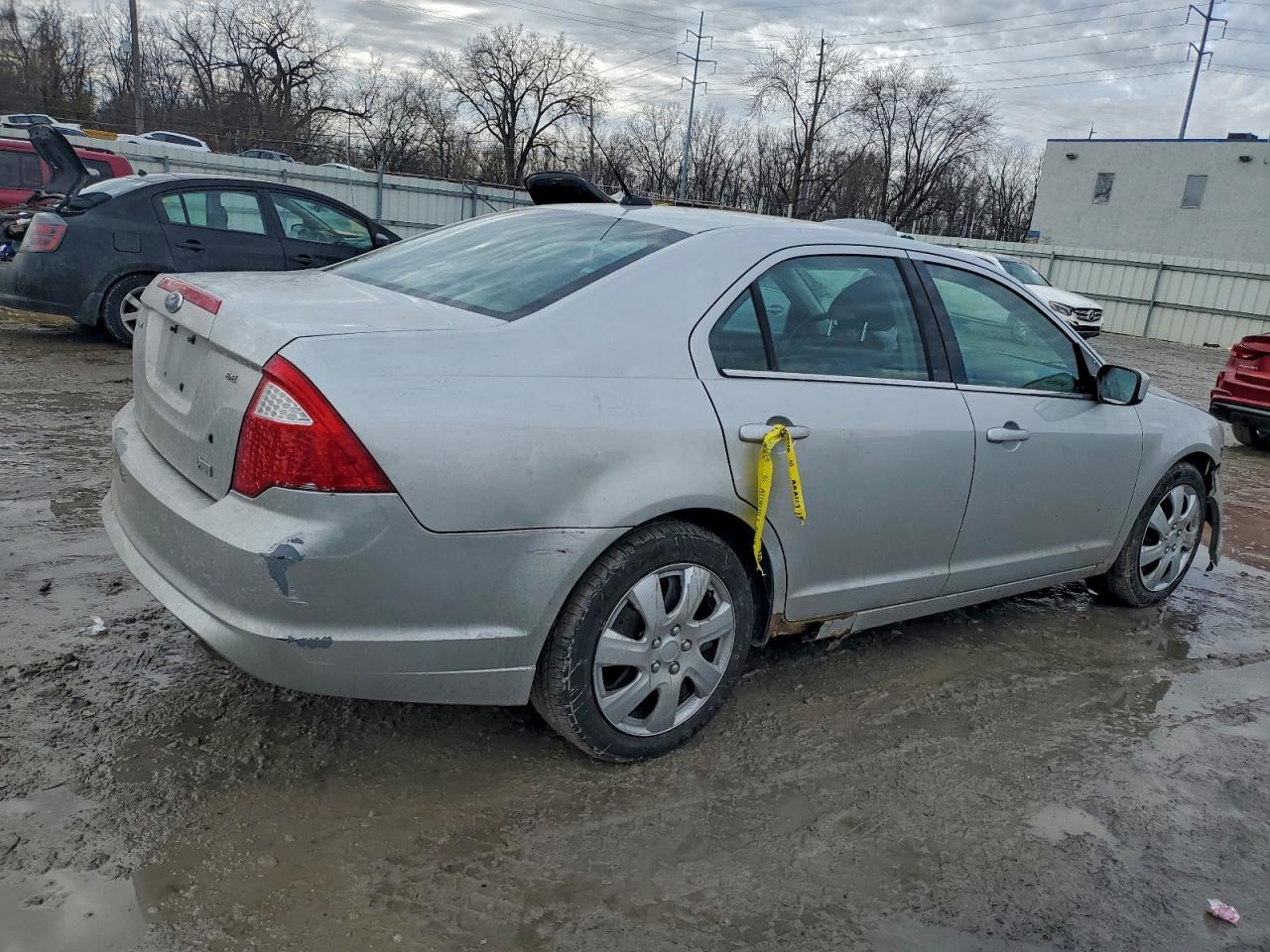 2010 FORD FUSION SE photo 3