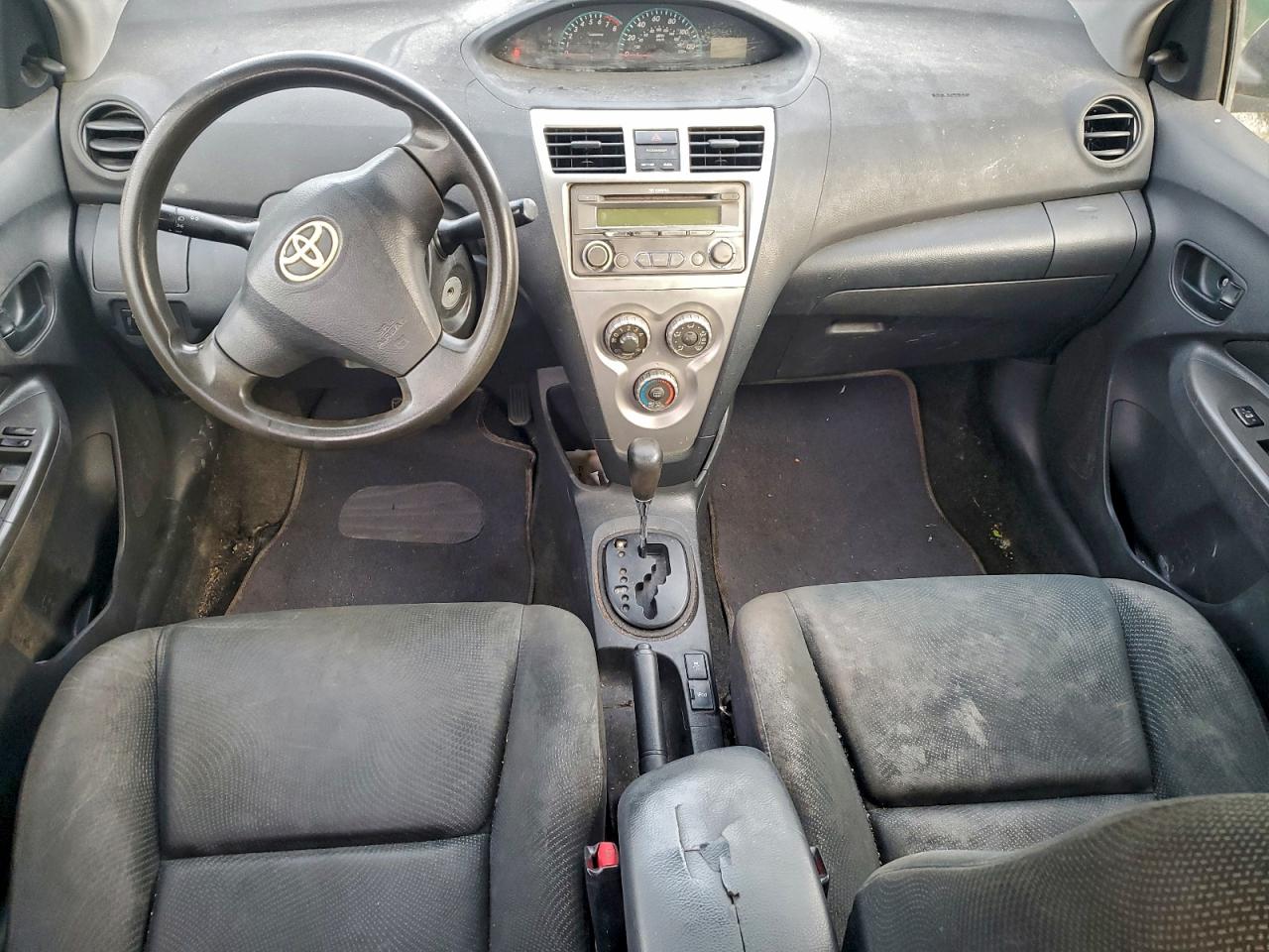 2012 TOYOTA YARIS photo 8