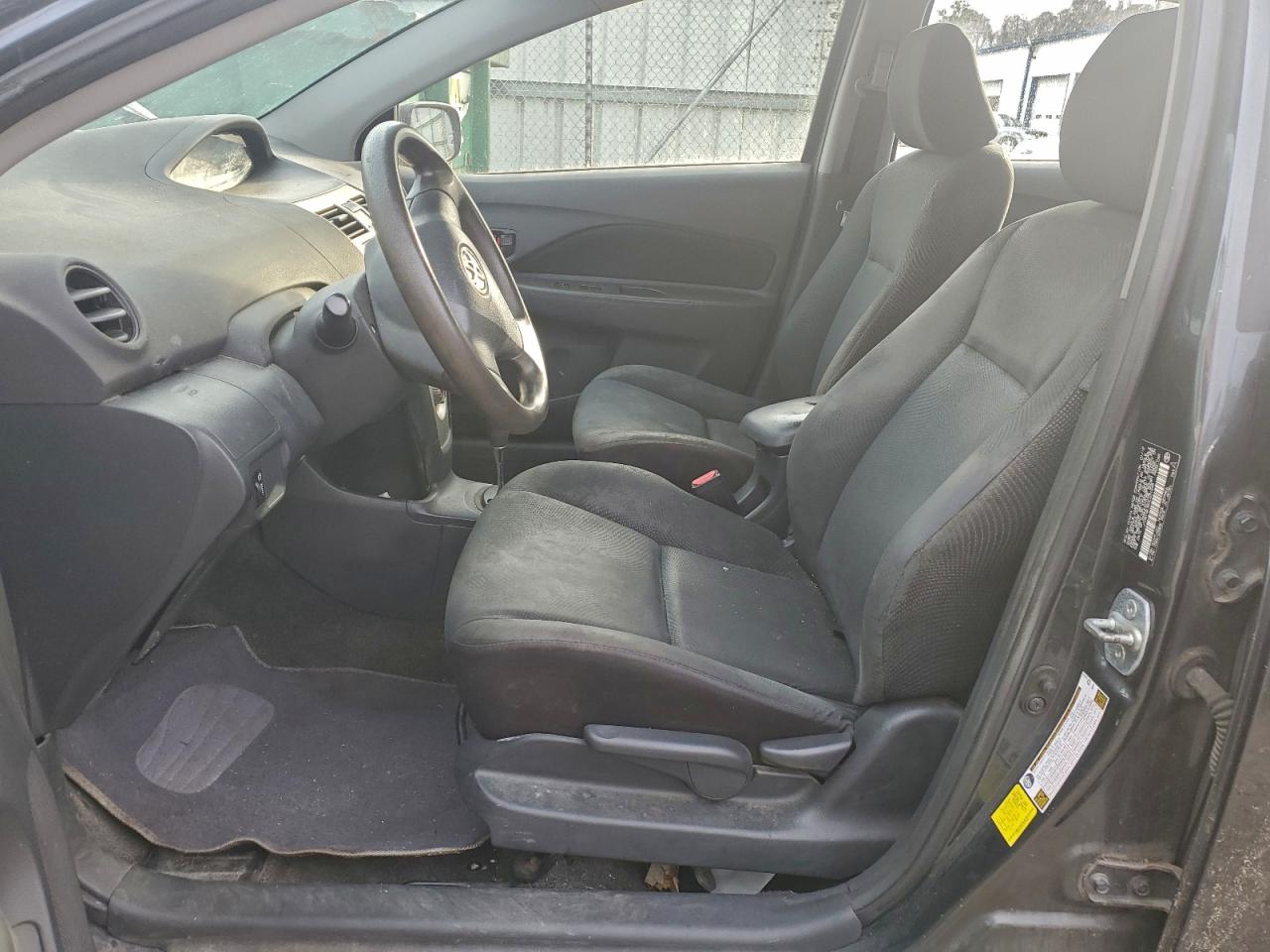 2012 TOYOTA YARIS photo 7