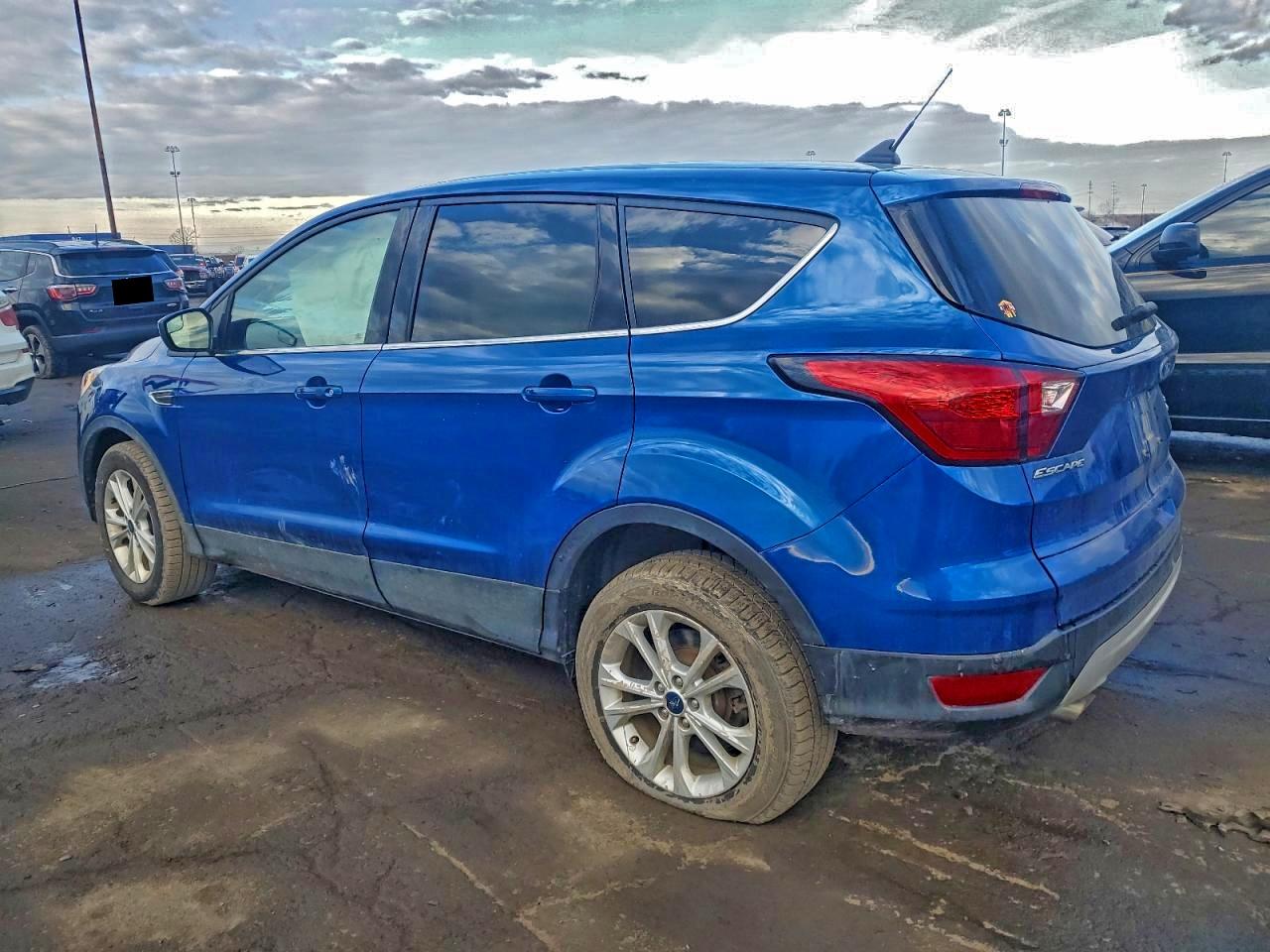 2019 FORD ESCAPE SE photo 2