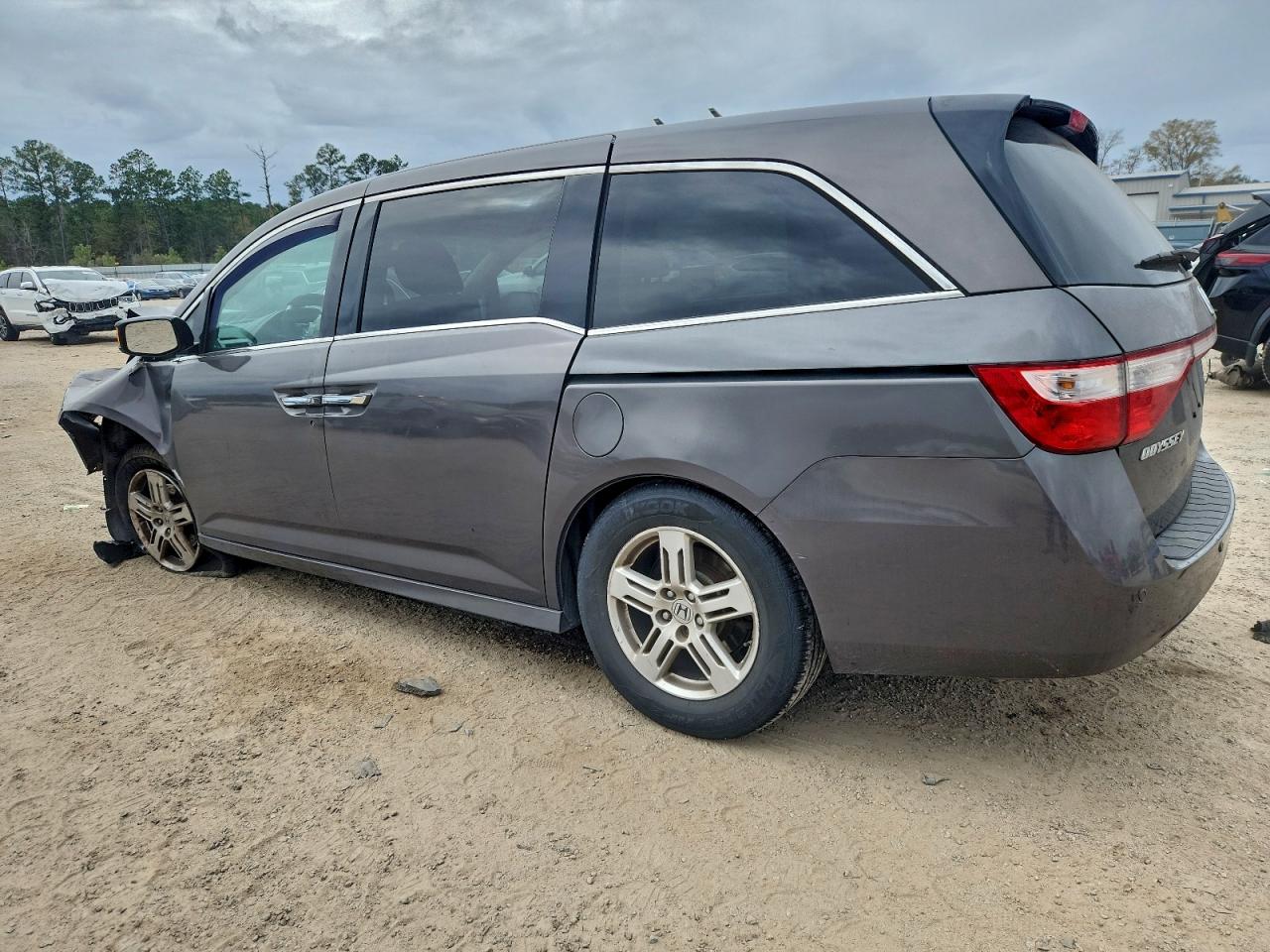 2012 HONDA ODYSSEY TOURING photo 3