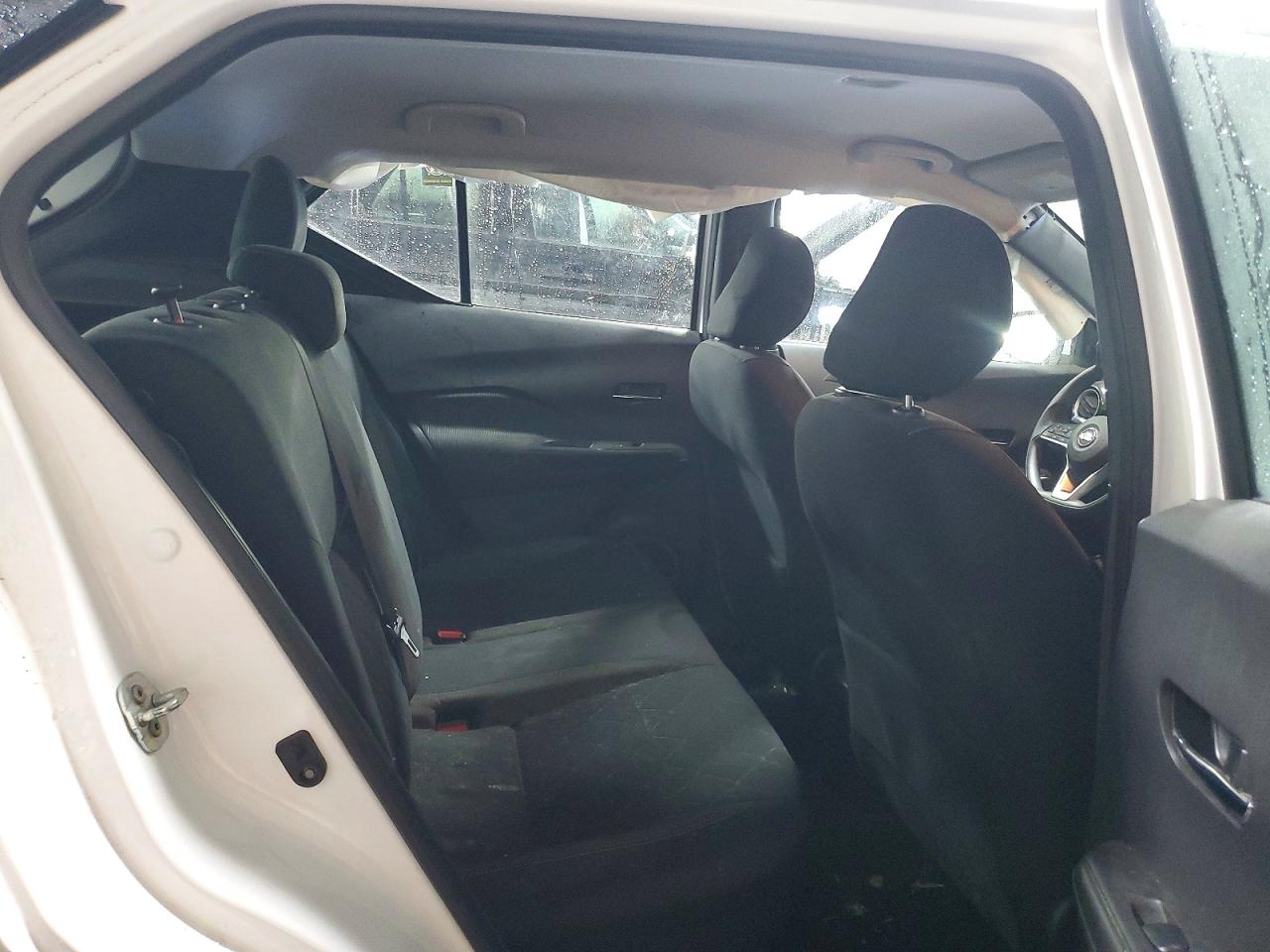 2018 NISSAN KICKS S photo 10