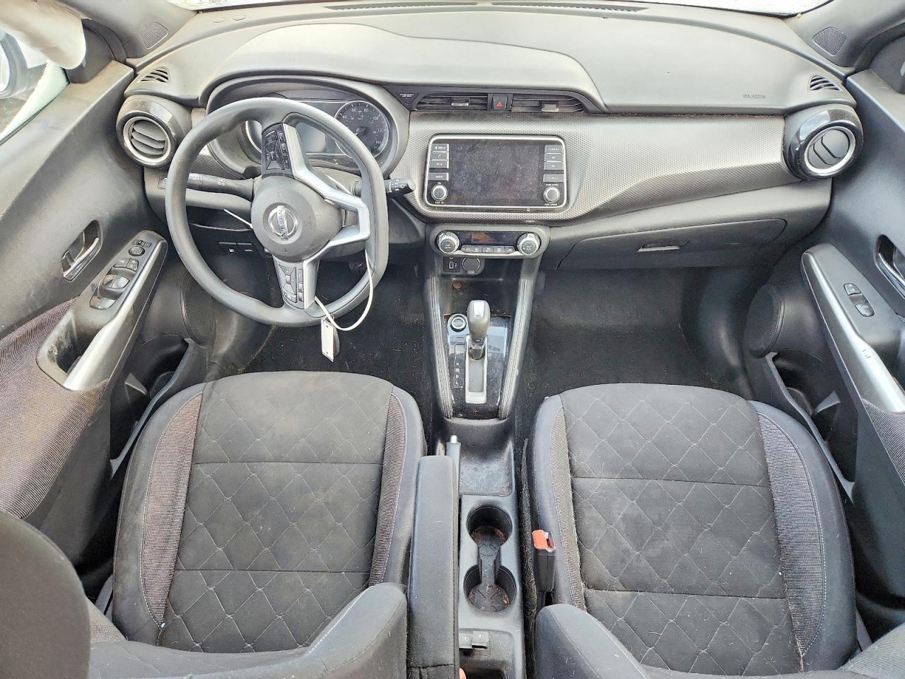2018 NISSAN KICKS S photo 8