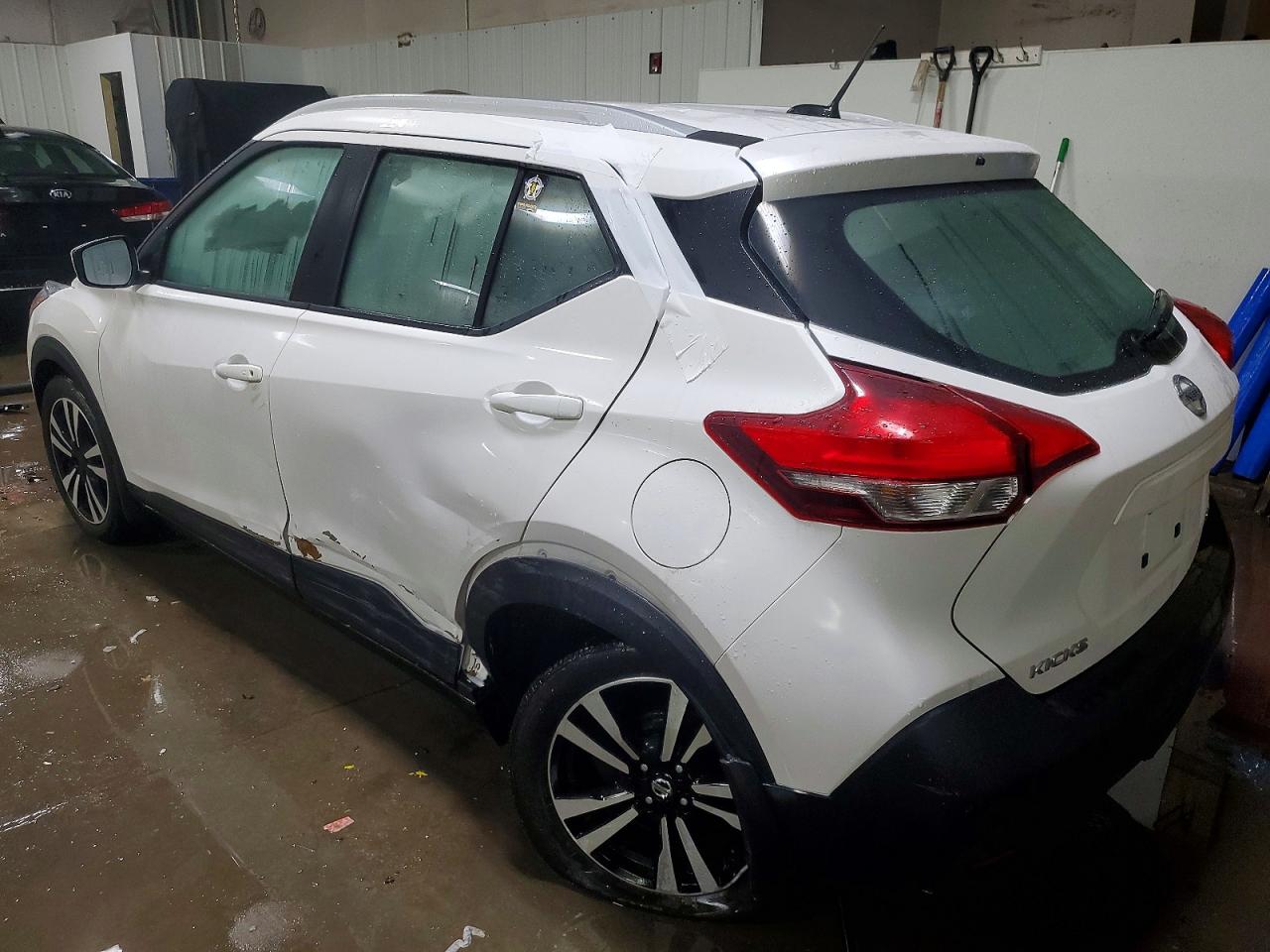 2018 NISSAN KICKS S photo 2