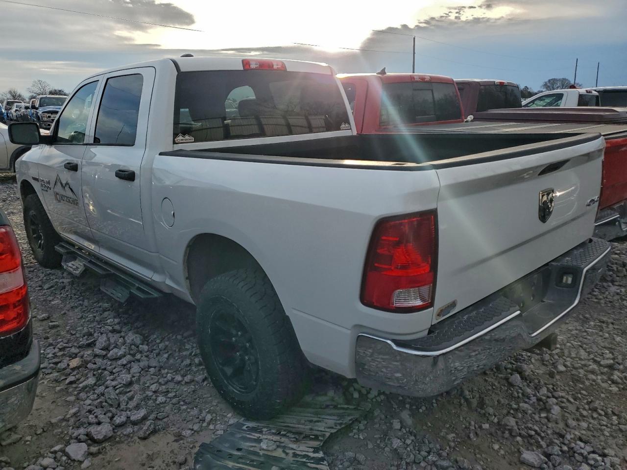 2019 RAM 1500 CLASSIC TRADESMAN photo 2