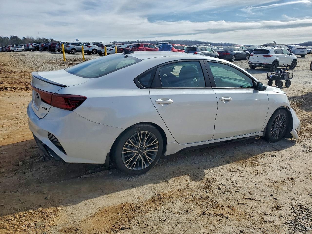 2024 KIA FORTE GT LINE photo 3