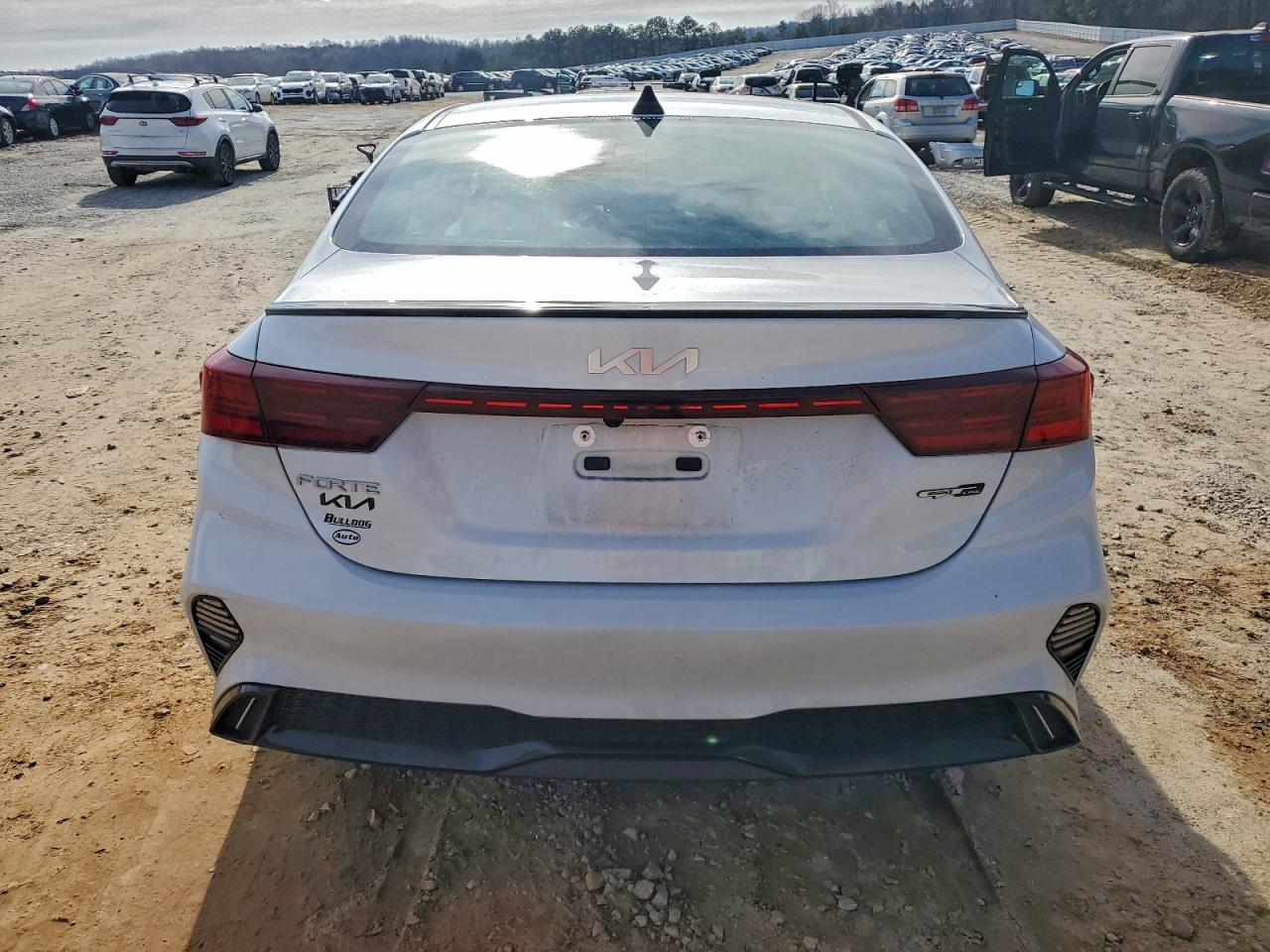 2024 KIA FORTE GT LINE photo 6