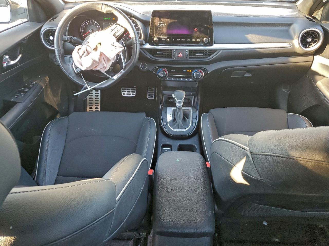 2024 KIA FORTE GT LINE photo 8