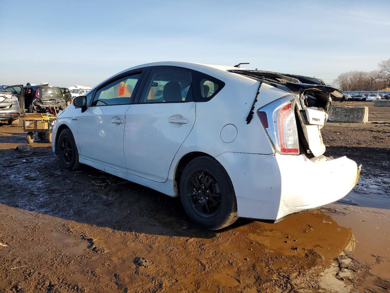 2013 TOYOTA PRIUS photo 2