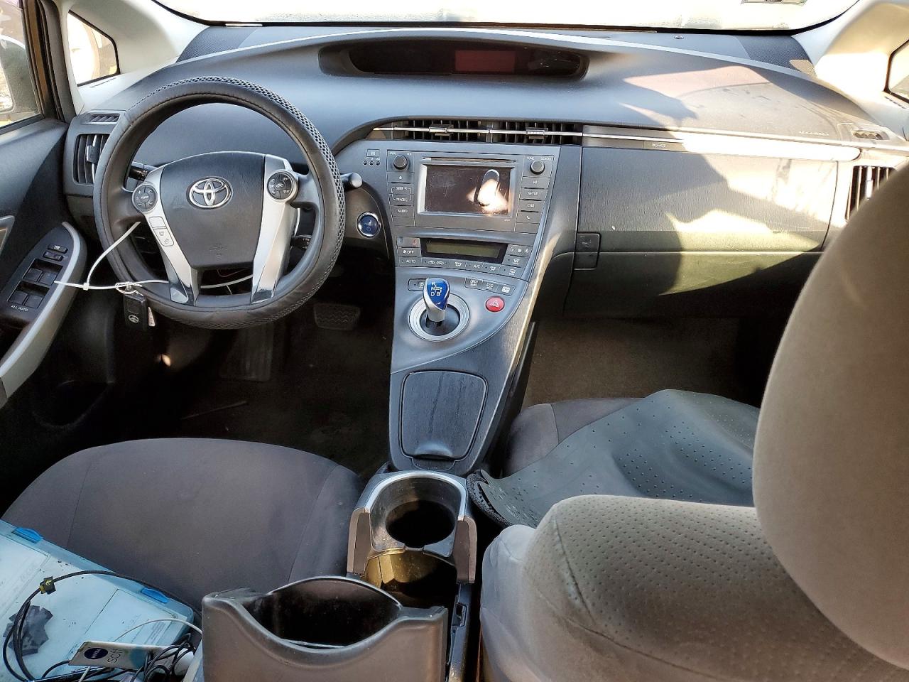 2013 TOYOTA PRIUS photo 8