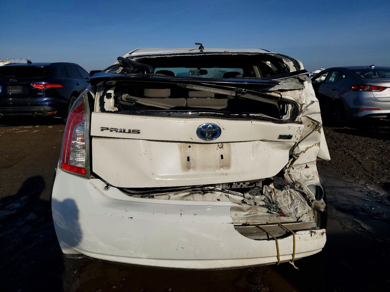 2013 TOYOTA PRIUS photo 6