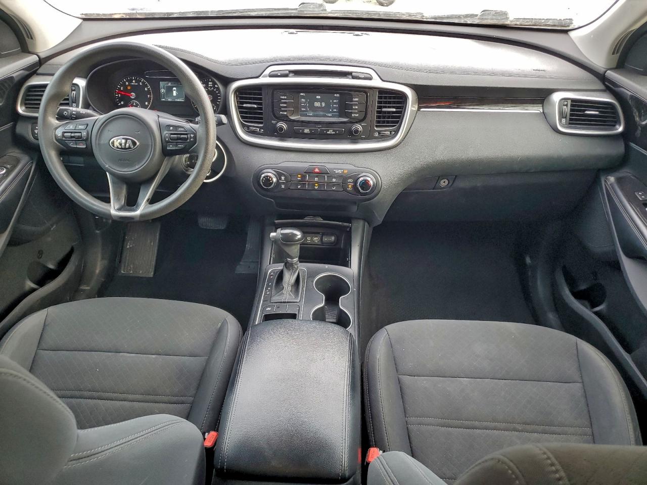 2017 KIA SORENTO LX photo 8