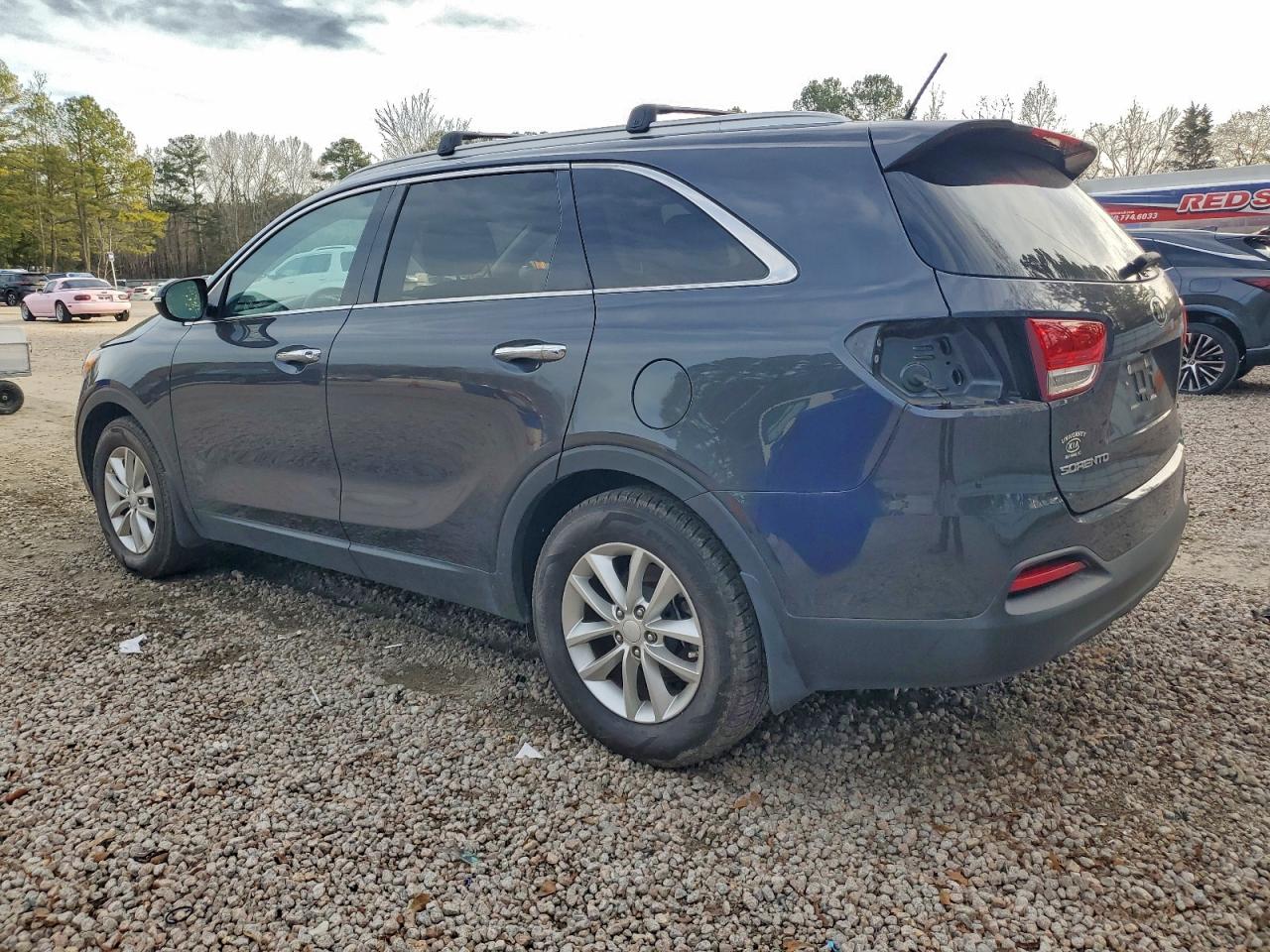 2017 KIA SORENTO LX photo 2