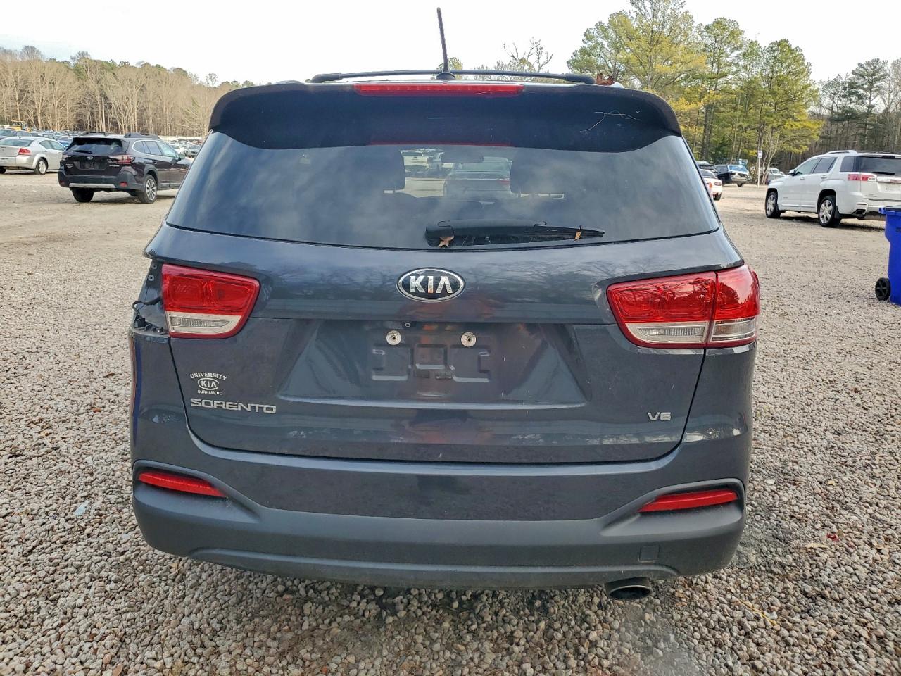 2017 KIA SORENTO LX photo 6