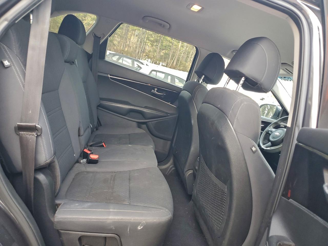2017 KIA SORENTO LX photo 10