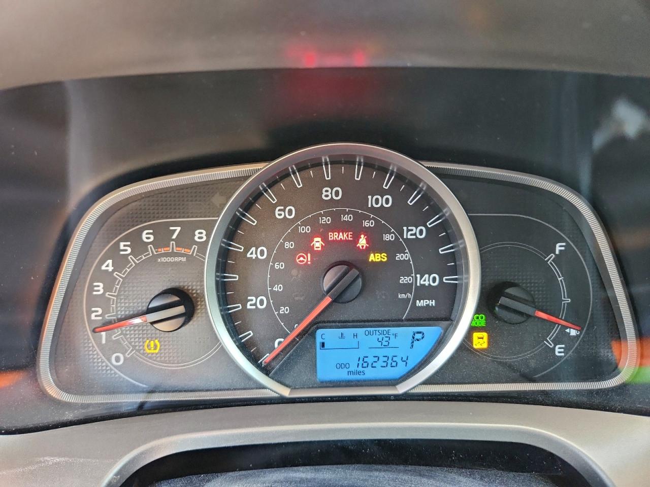2015 TOYOTA RAV4 XLE photo 9