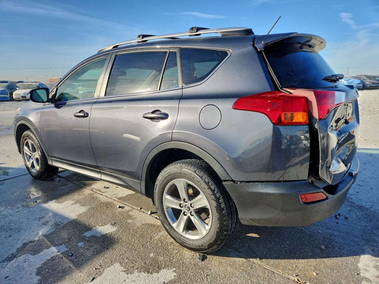 2015 TOYOTA RAV4 XLE photo 2