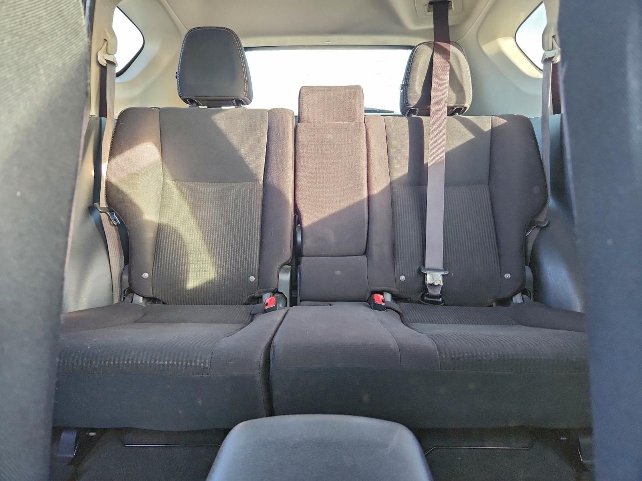 2015 TOYOTA RAV4 XLE photo 10