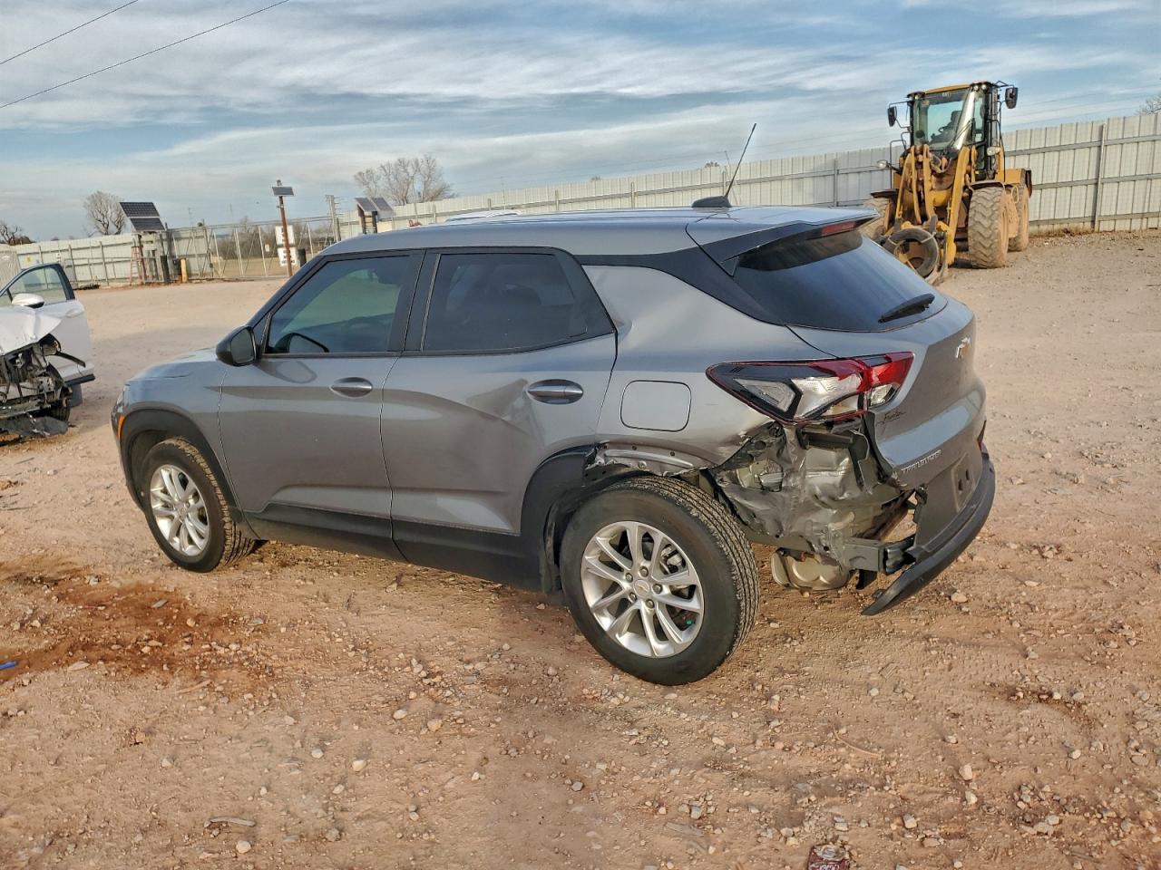 2025 CHEVROLET TRAILBLAZER LS photo 2