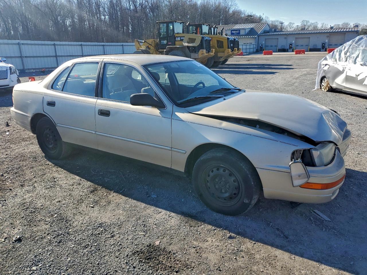 1993 TOYOTA CAMRY DX photo 4