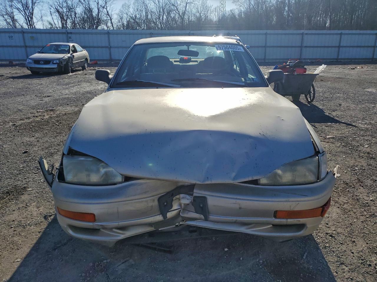 1993 TOYOTA CAMRY DX photo 5