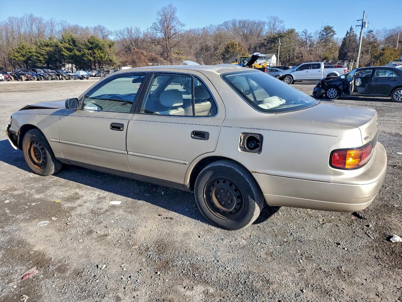 1993 TOYOTA CAMRY DX photo 2