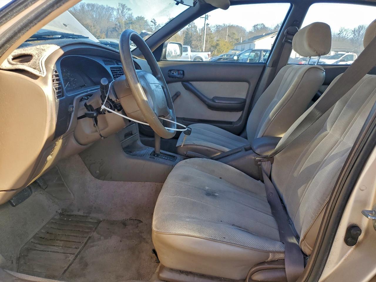 1993 TOYOTA CAMRY DX photo 7