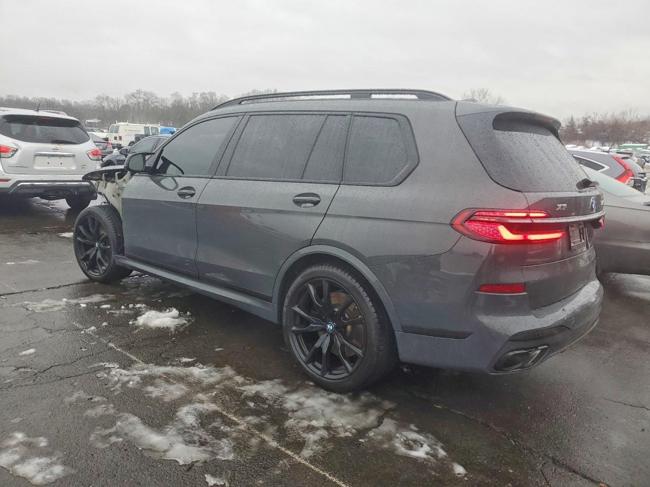 2024 BMW X7 M60I photo 2