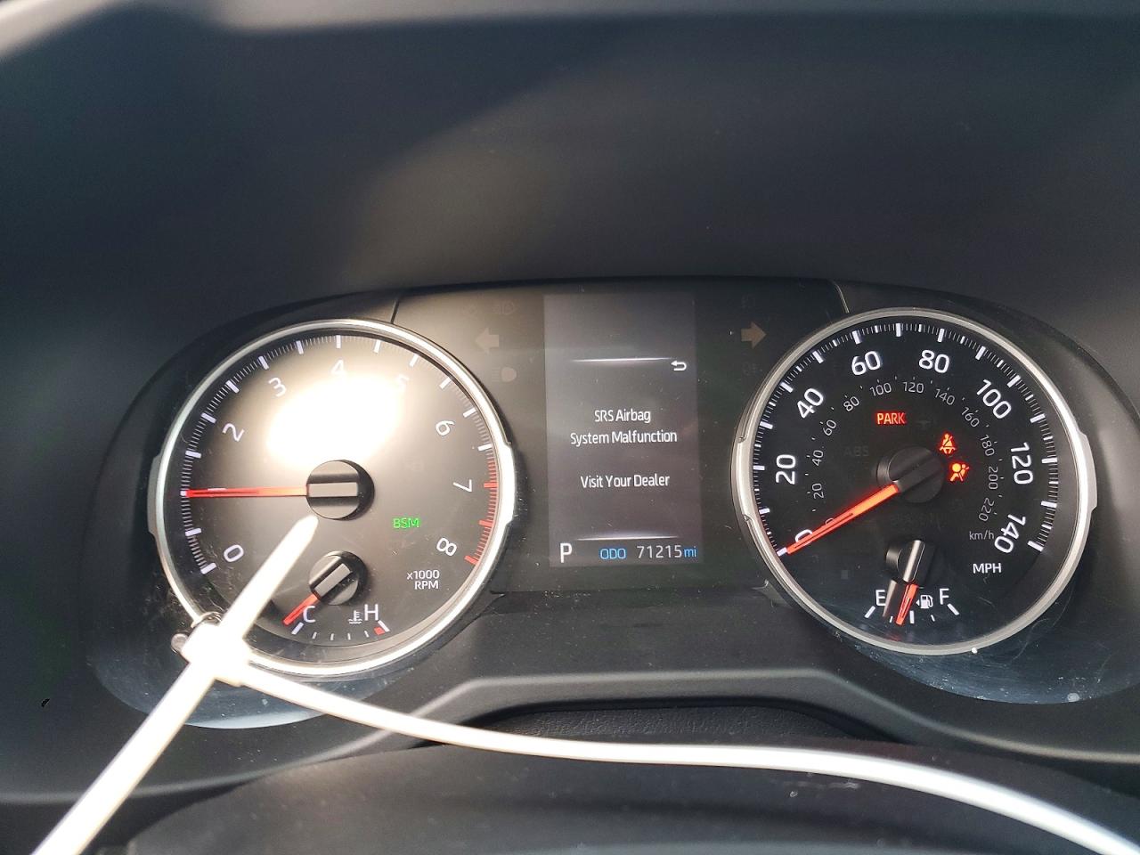 2021 TOYOTA RAV4 XLE photo 9