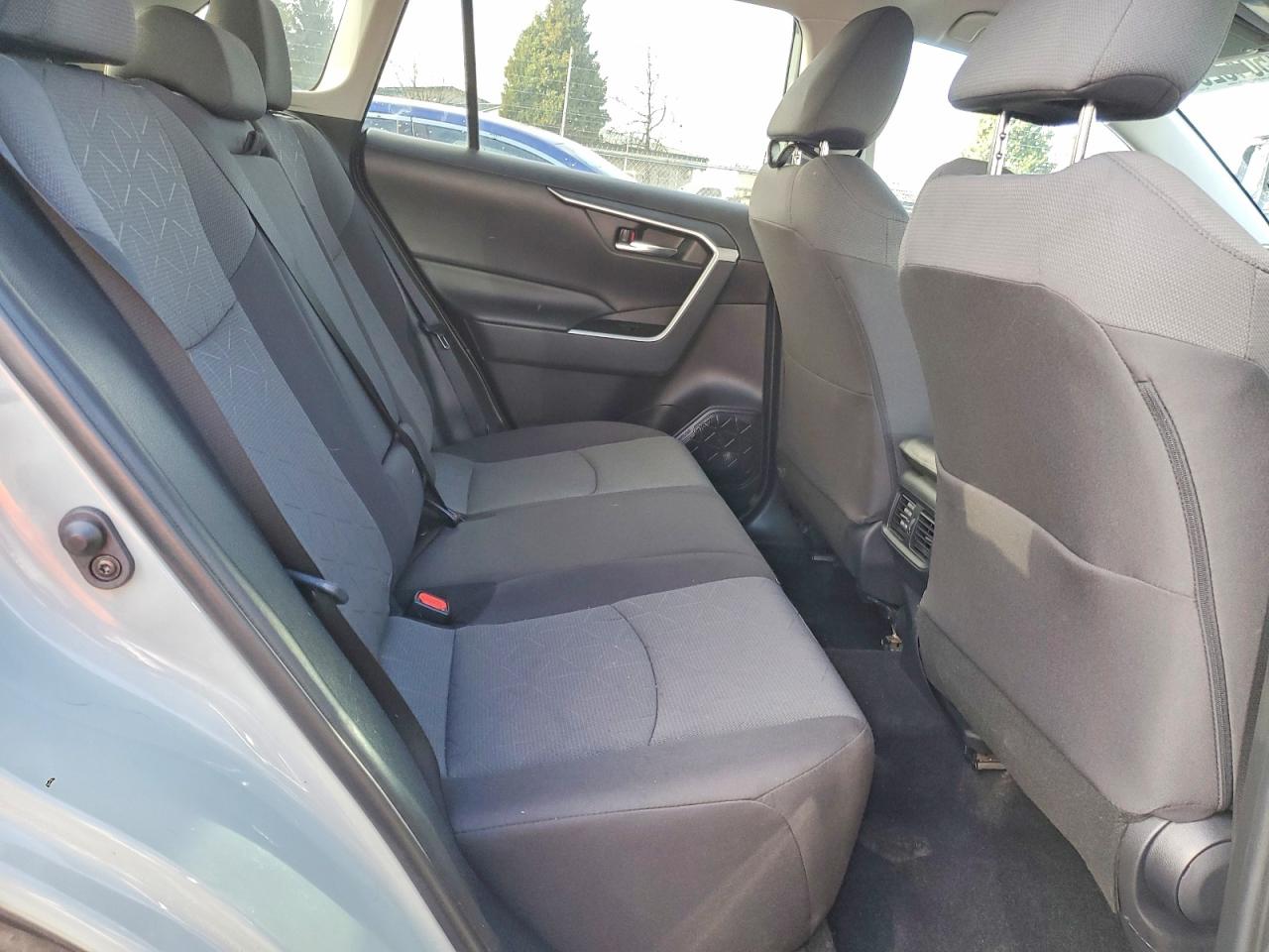 2021 TOYOTA RAV4 XLE photo 11