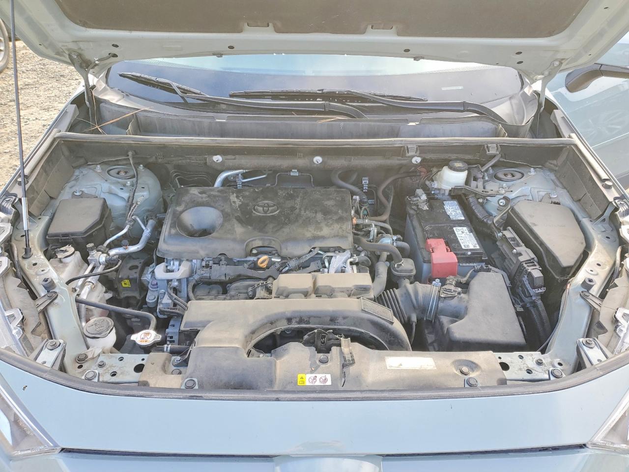 2021 TOYOTA RAV4 XLE photo 12