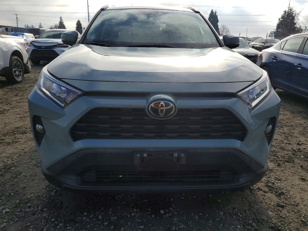 2021 TOYOTA RAV4 XLE photo 5