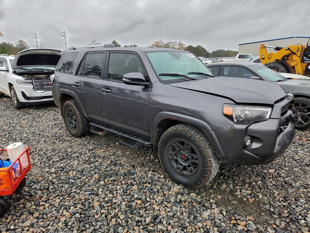 2022 TOYOTA 4RUNNER SR5 photo 4