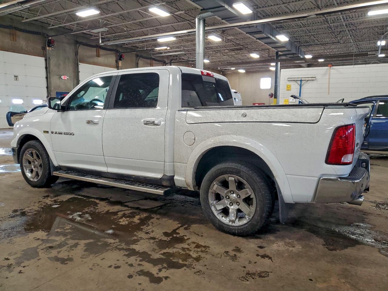 2011 DODGE RAM 1500 photo 2