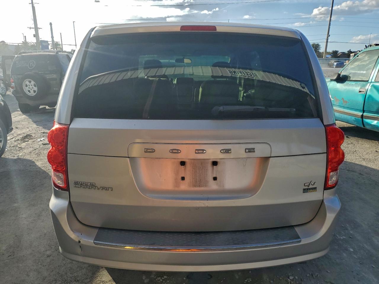 2011 DODGE GRAND CARAVAN C/V photo 6