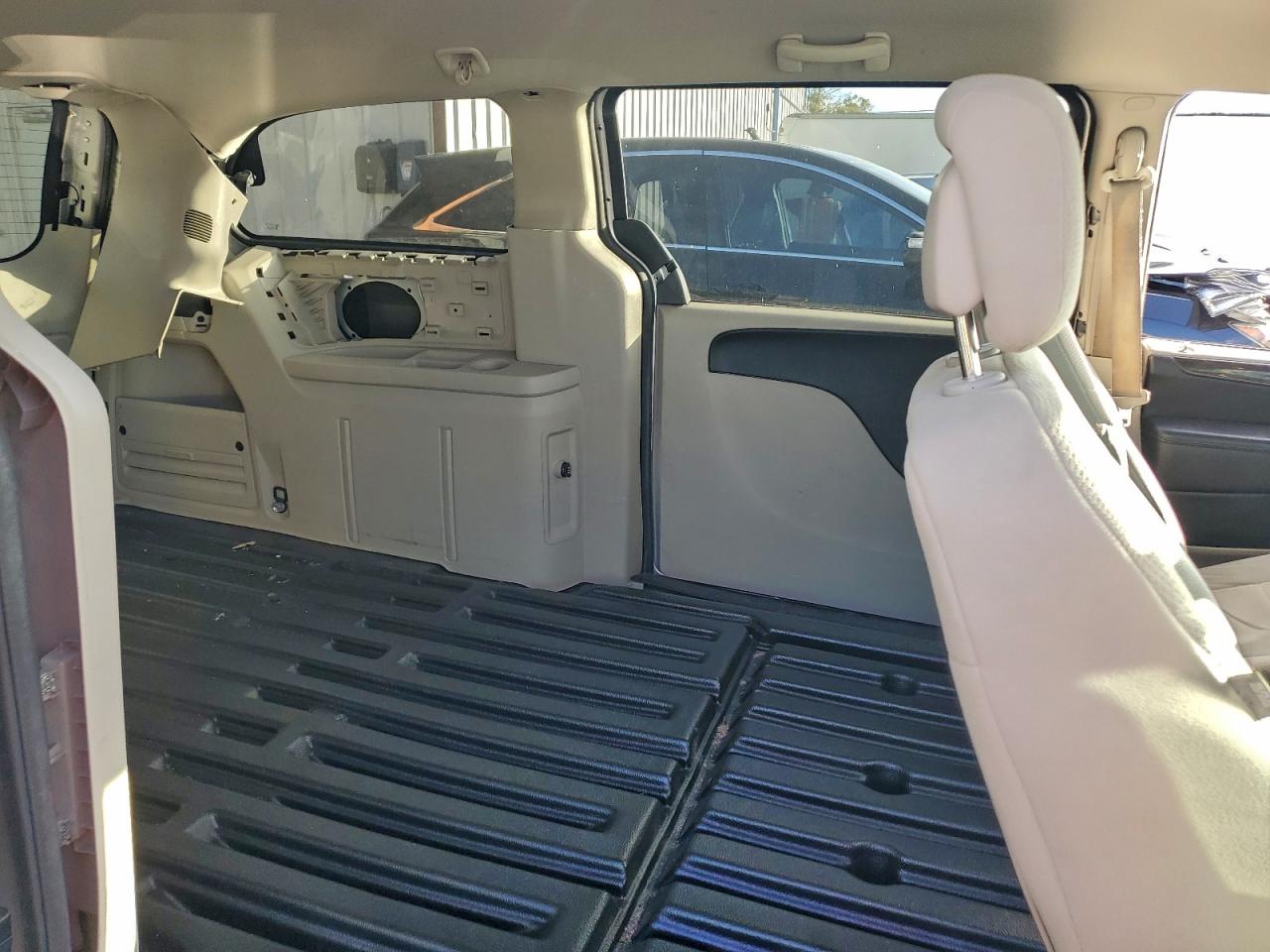 2011 DODGE GRAND CARAVAN C/V photo 11