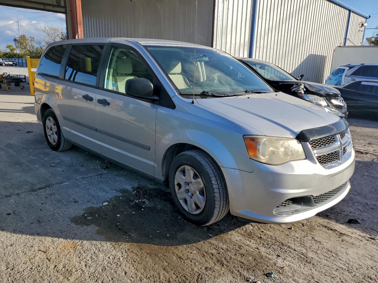 2011 DODGE GRAND CARAVAN C/V photo 4