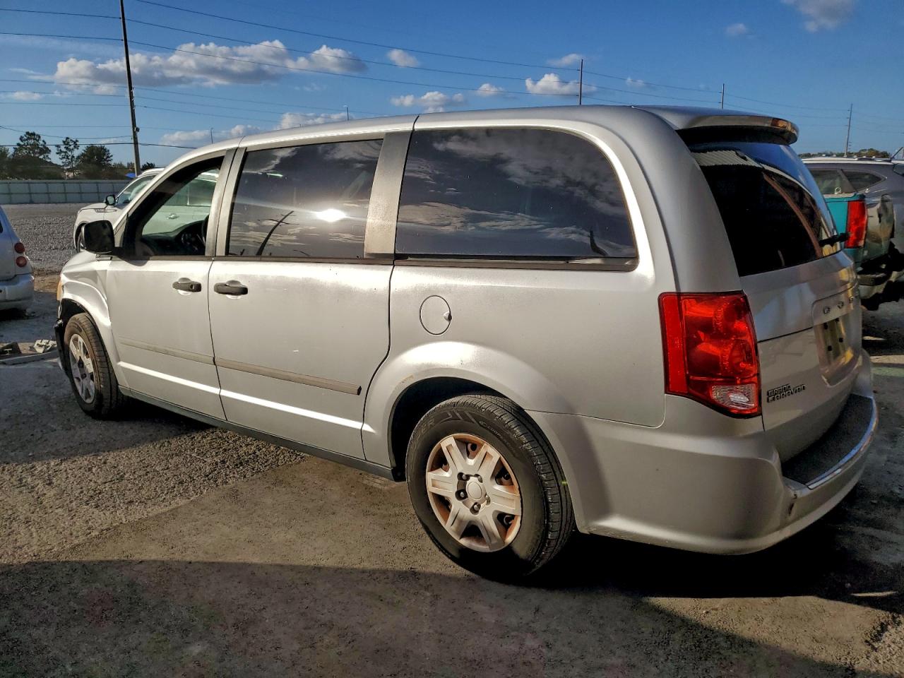 2011 DODGE GRAND CARAVAN C/V photo 2