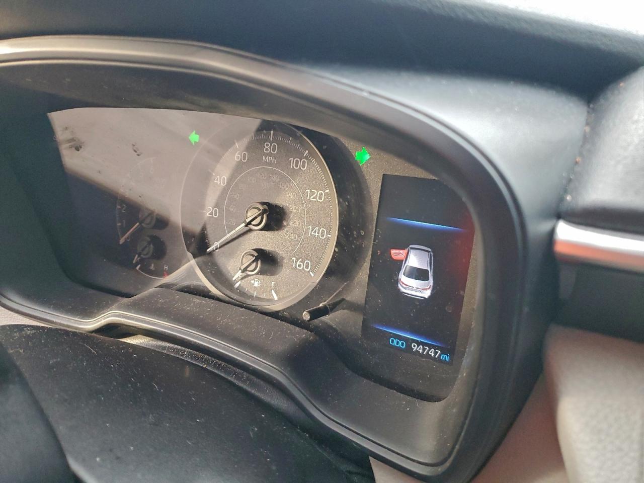 2020 TOYOTA COROLLA L photo 9