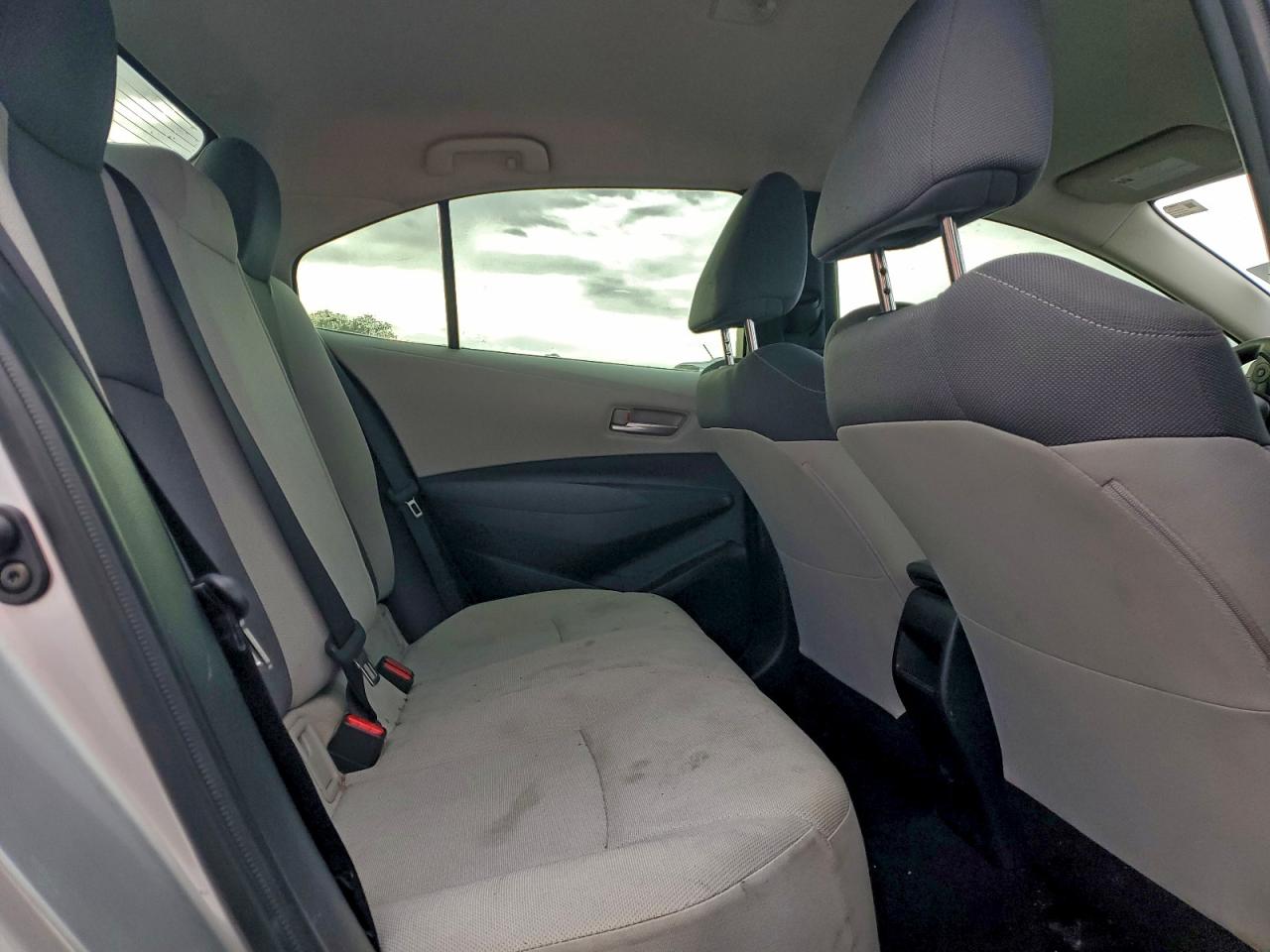 2020 TOYOTA COROLLA L photo 10