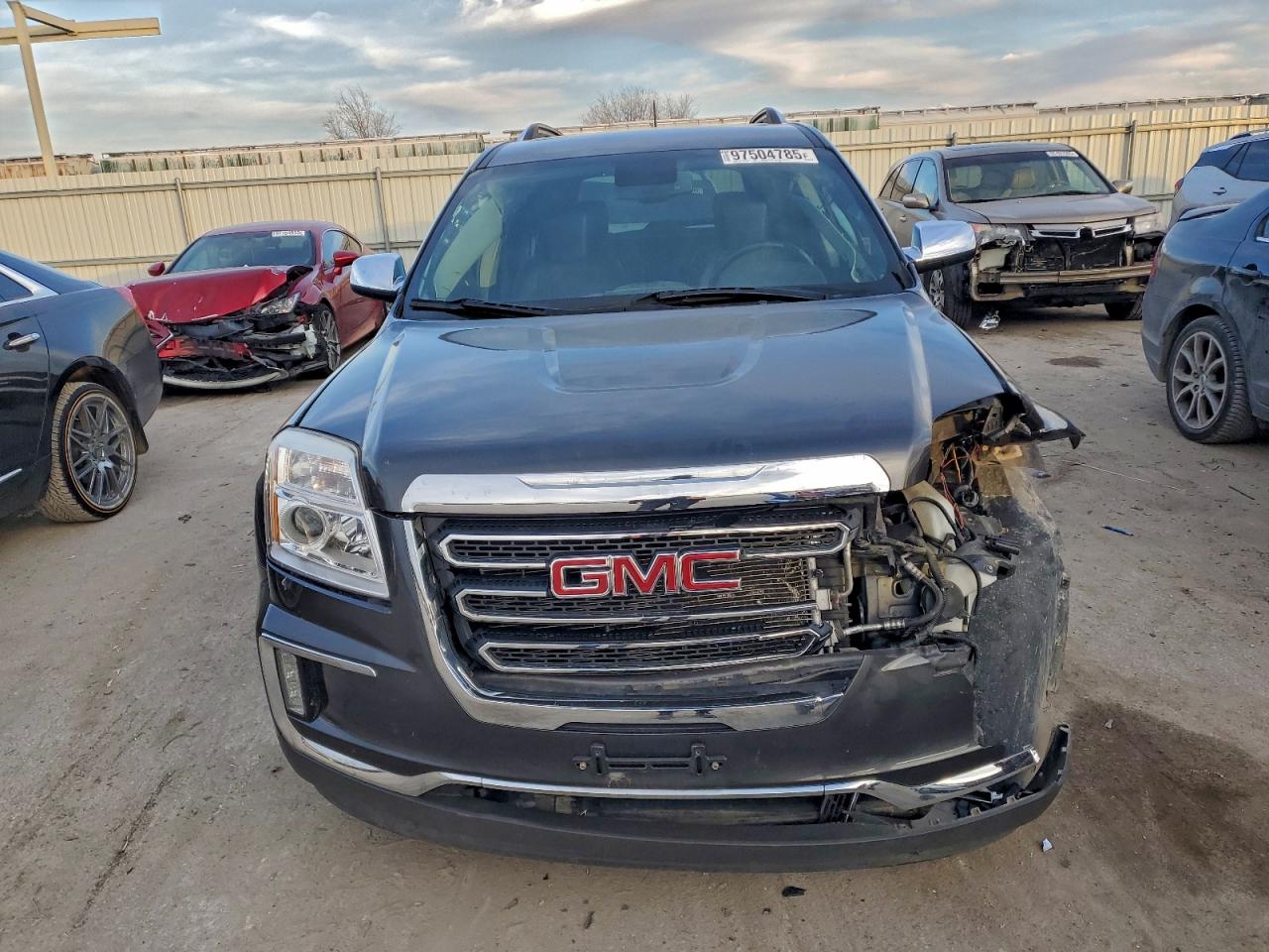 2017 GMC TERRAIN SLT photo 5